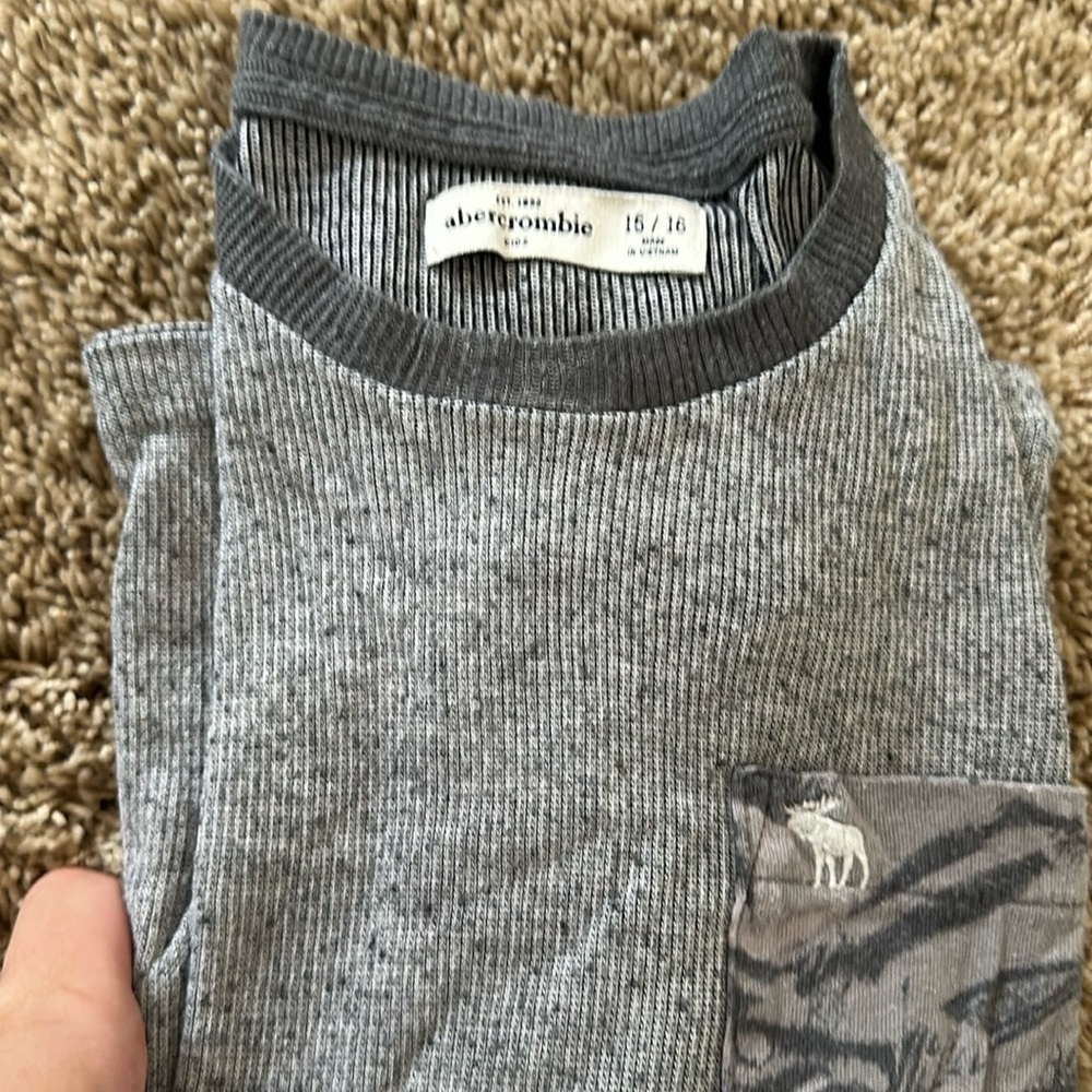Abercrombie long sleeve tee